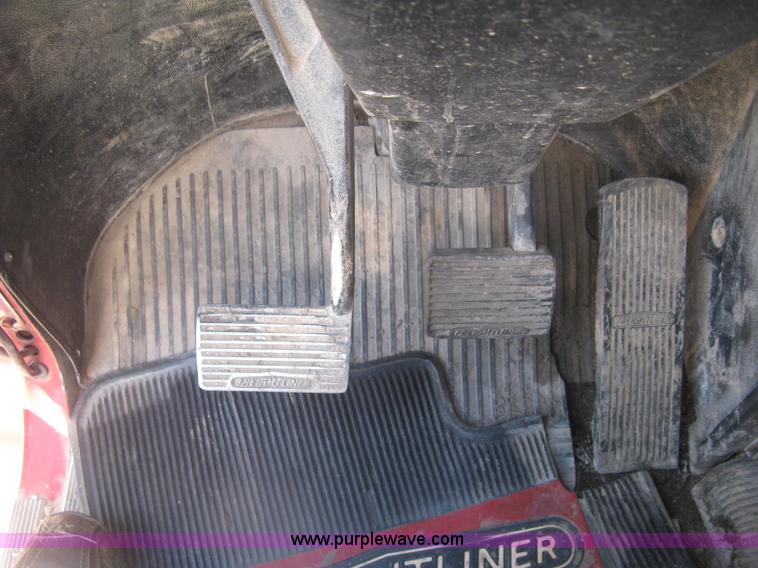 image for item L6315 1989 Freightliner FLD tank truck