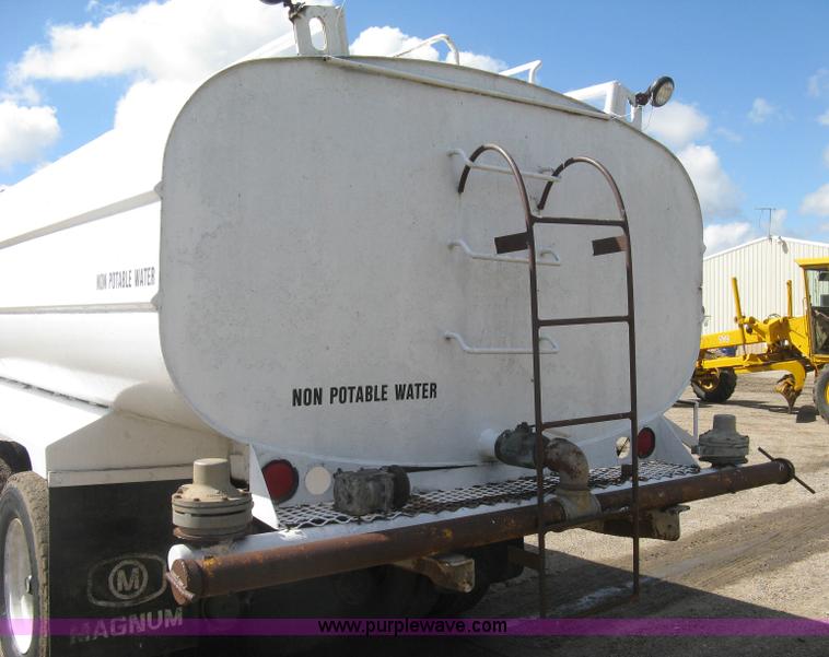 image for item L6315 1989 Freightliner FLD tank truck