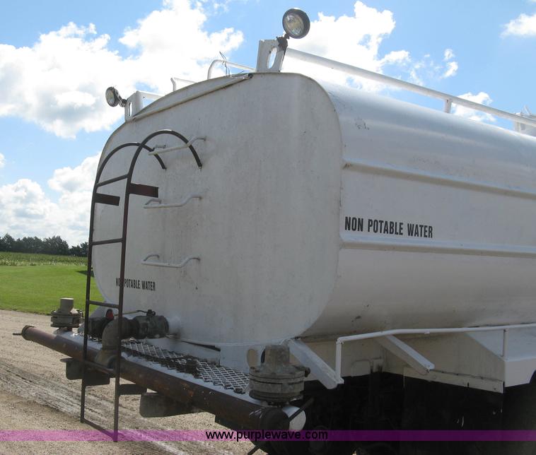 image for item L6315 1989 Freightliner FLD tank truck