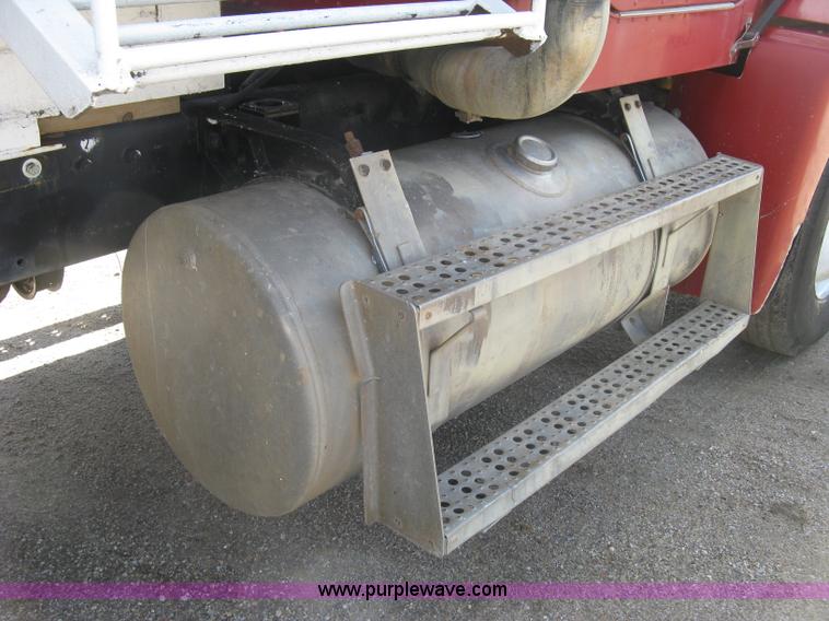 image for item L6315 1989 Freightliner FLD tank truck