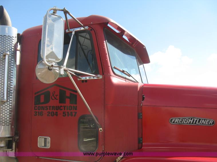 image for item L6315 1989 Freightliner FLD tank truck