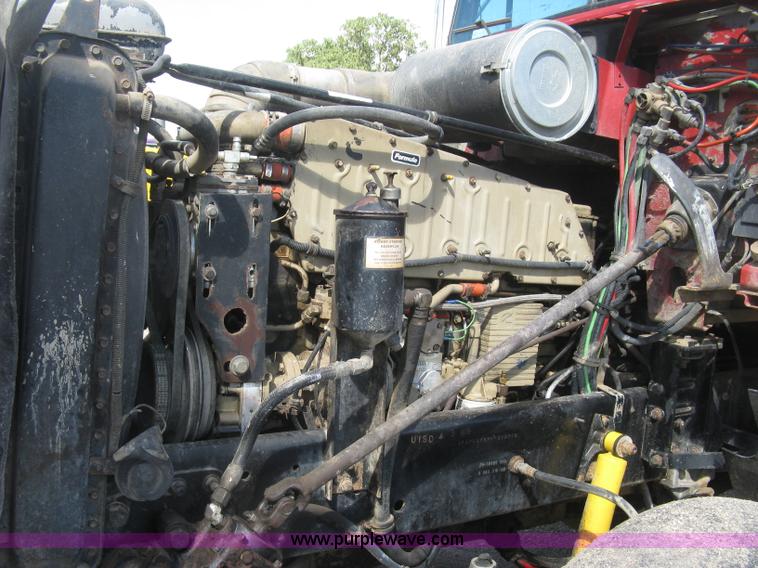 image for item L6315 1989 Freightliner FLD tank truck