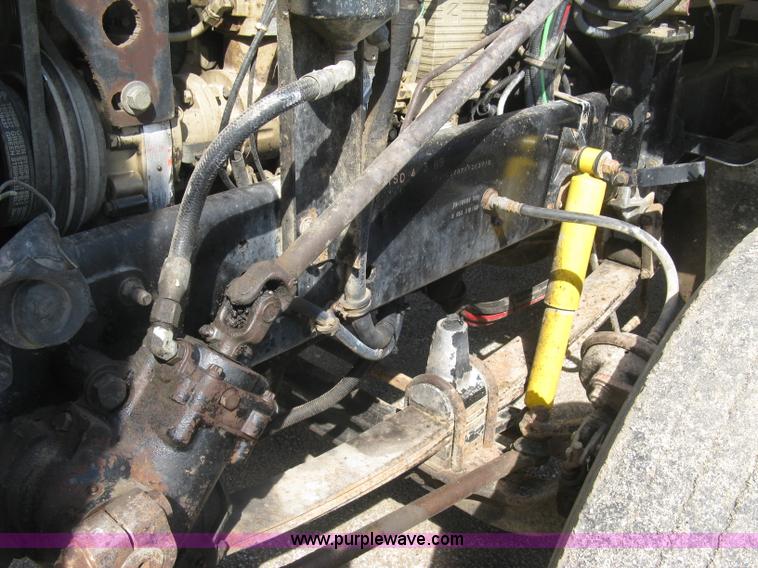 image for item L6315 1989 Freightliner FLD tank truck