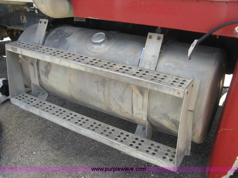 image for item L6315 1989 Freightliner FLD tank truck