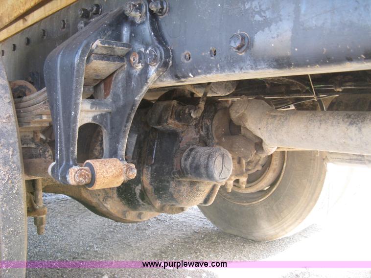 image for item L6315 1989 Freightliner FLD tank truck