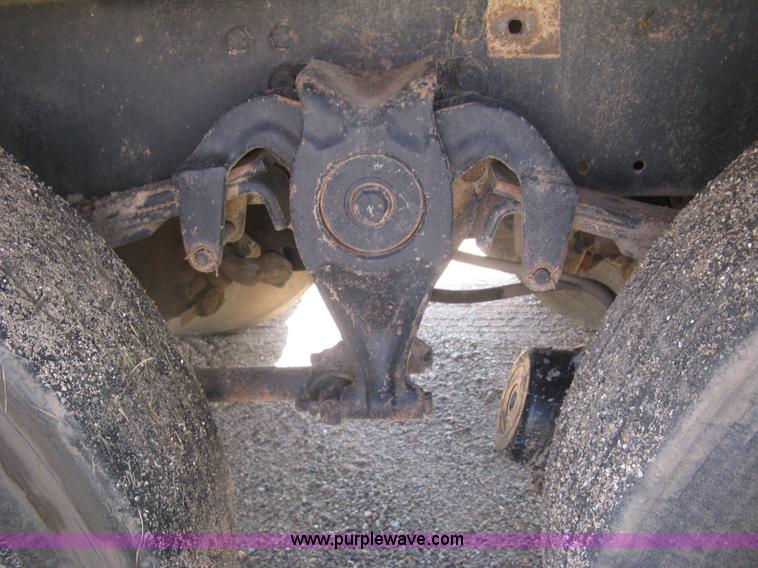 image for item L6315 1989 Freightliner FLD tank truck