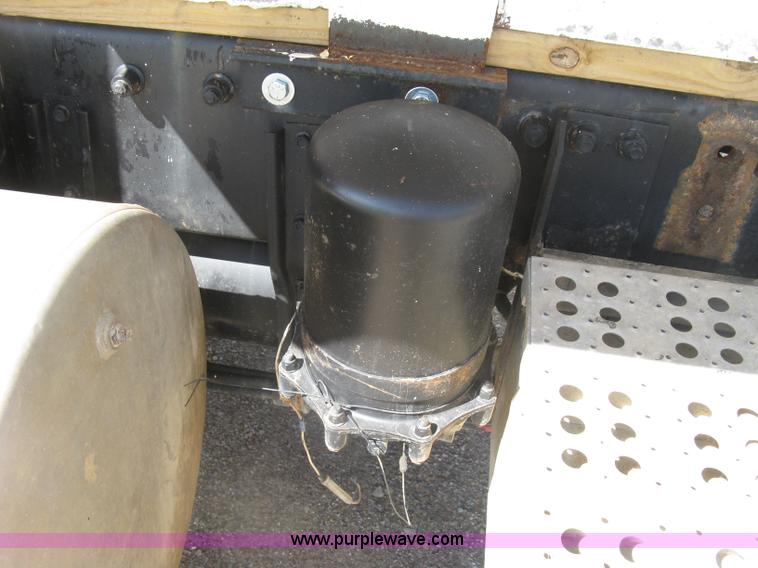 image for item L6315 1989 Freightliner FLD tank truck