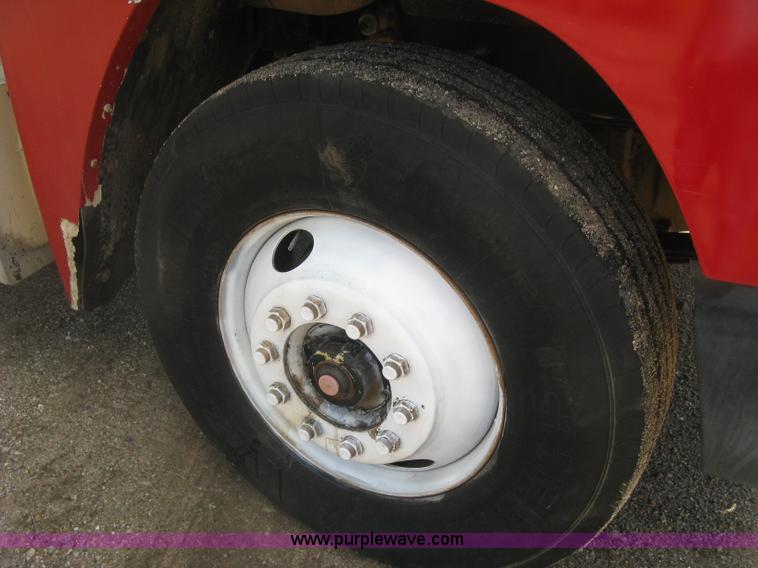 image for item L6315 1989 Freightliner FLD tank truck