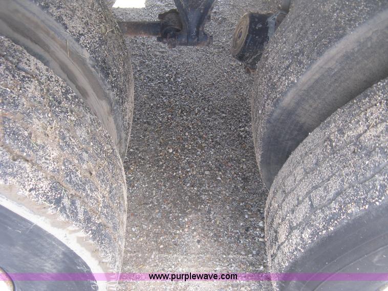 image for item L6315 1989 Freightliner FLD tank truck