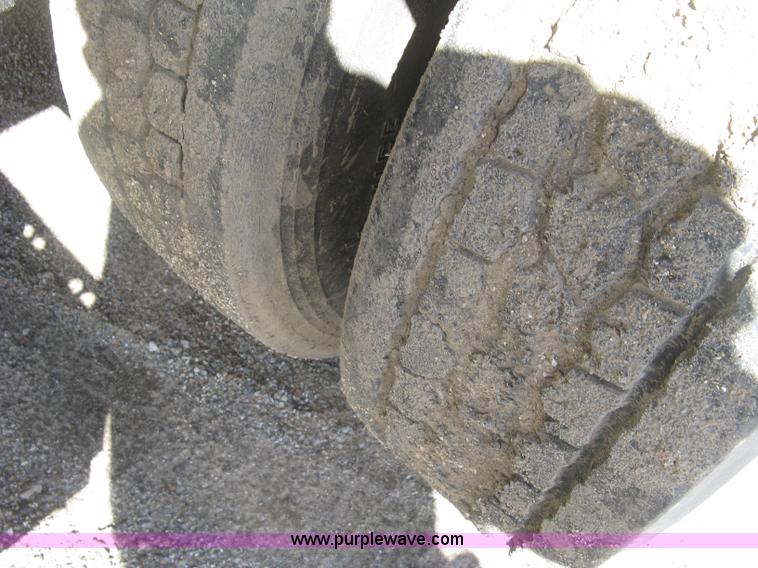 image for item L6315 1989 Freightliner FLD tank truck