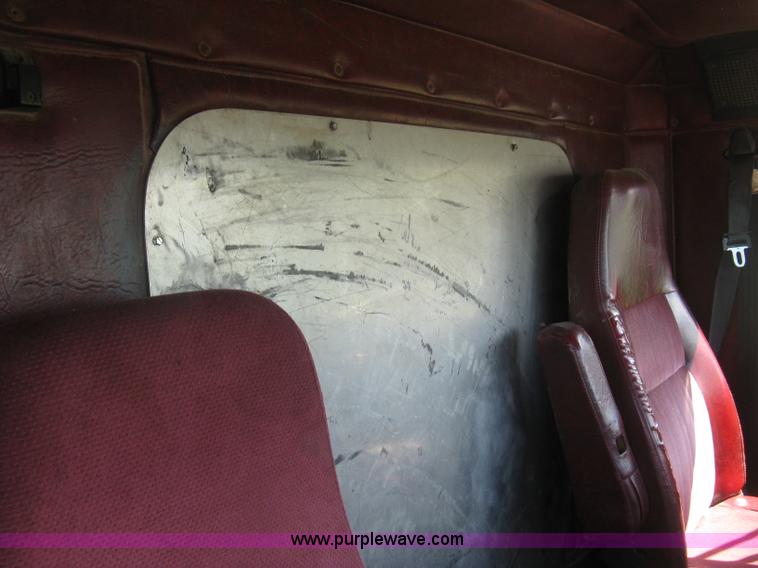 image for item L6315 1989 Freightliner FLD tank truck