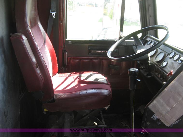 image for item L6315 1989 Freightliner FLD tank truck