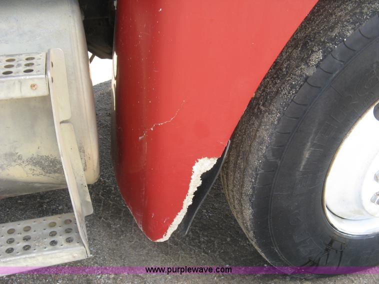 image for item L6315 1989 Freightliner FLD tank truck