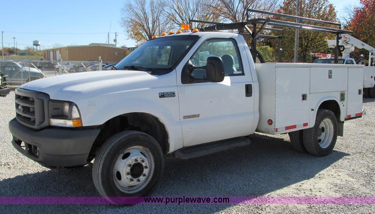 image for item N9260 2004 Ford F550 Super Duty XL utility truck