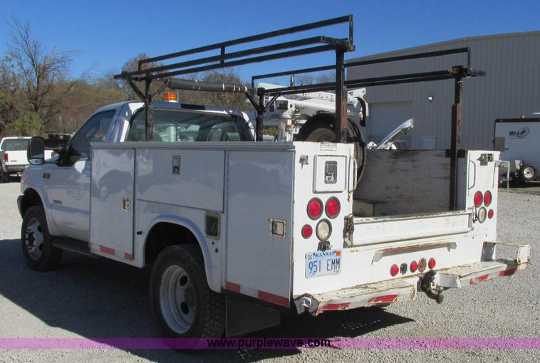 image for item N9260 2004 Ford F550 Super Duty XL utility truck