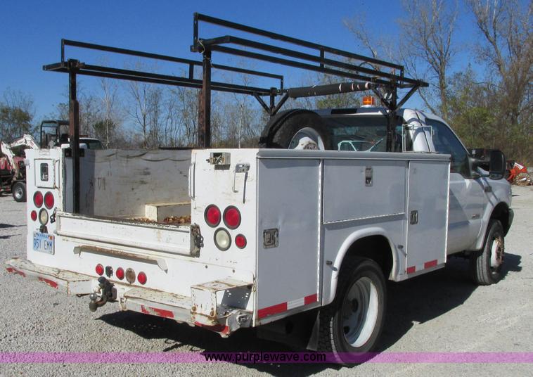 image for item N9260 2004 Ford F550 Super Duty XL utility truck