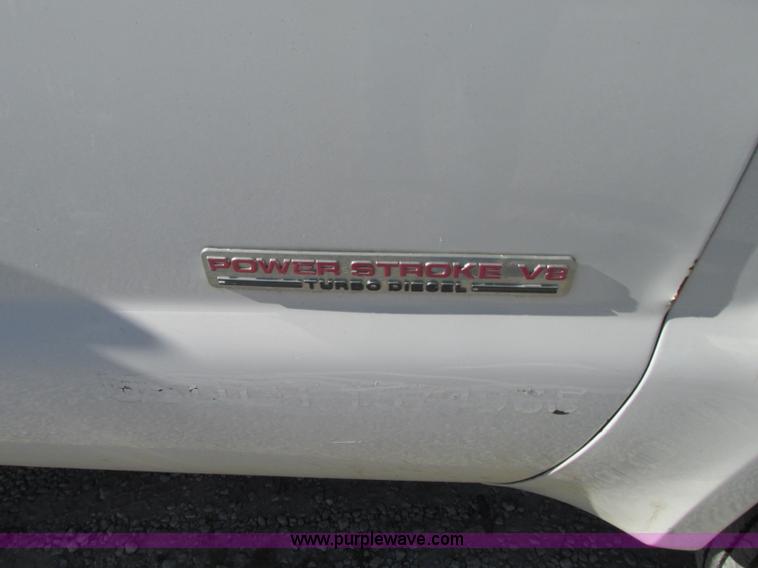 image for item N9260 2004 Ford F550 Super Duty XL utility truck