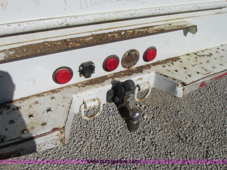 image for item N9260 2004 Ford F550 Super Duty XL utility truck