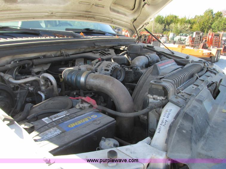 image for item N9260 2004 Ford F550 Super Duty XL utility truck