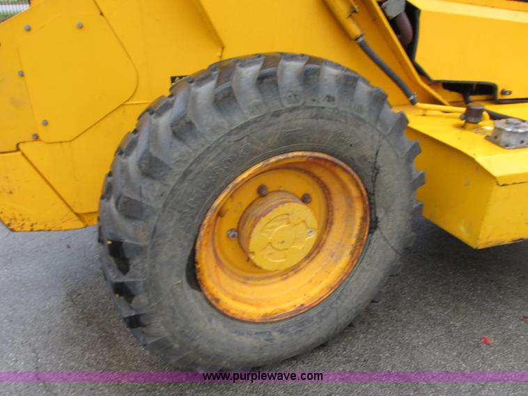 image for item N9266 1998 JCB 506C telehandler