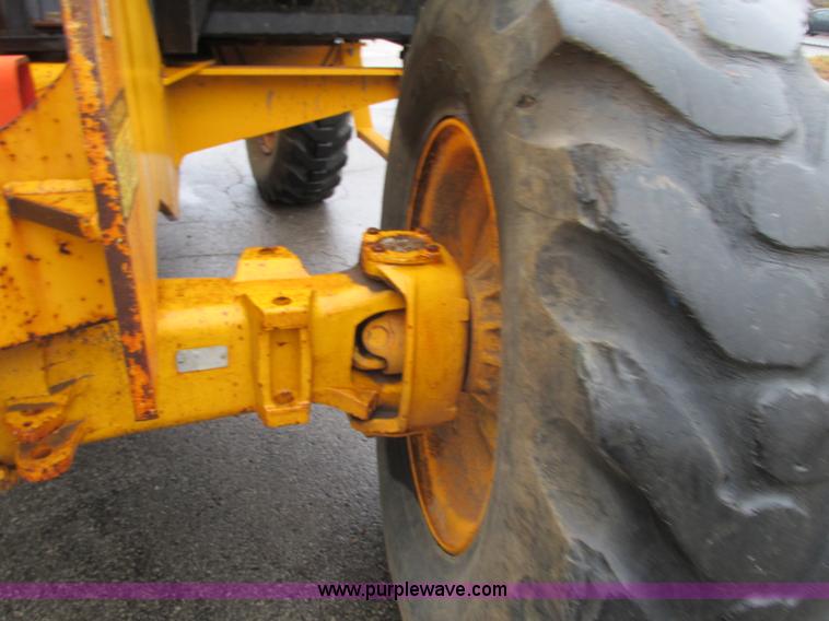 image for item N9266 1998 JCB 506C telehandler