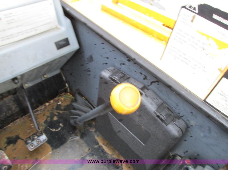 image for item N9266 1998 JCB 506C telehandler