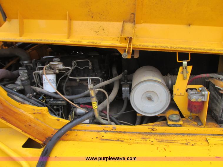 image for item N9266 1998 JCB 506C telehandler