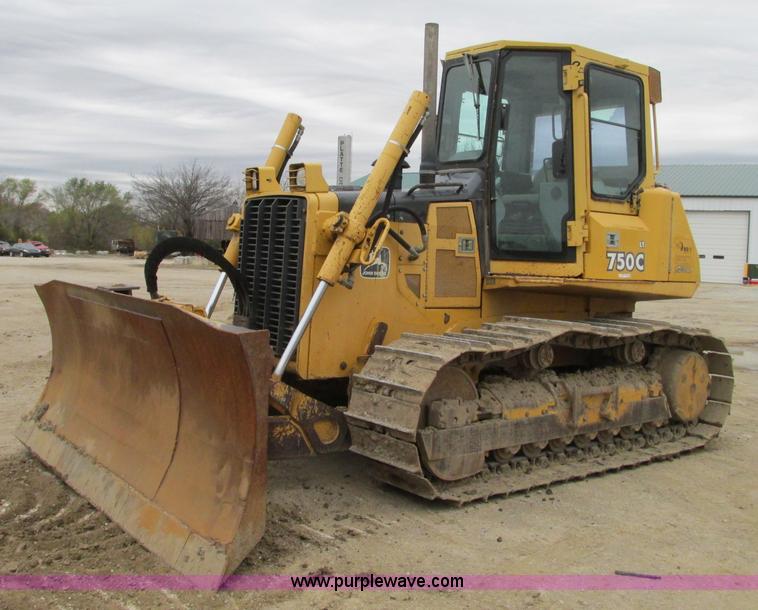 image for item N9272 2001 John Deere 750C Series II LGP dozer