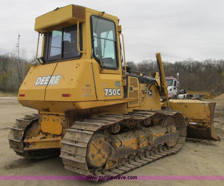 image for item N9272 2001 John Deere 750C Series II LGP dozer