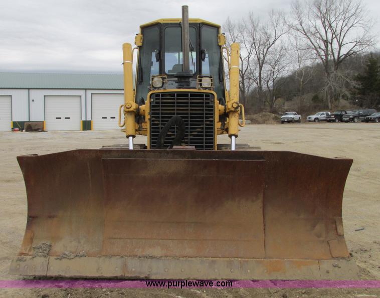 image for item N9272 2001 John Deere 750C Series II LGP dozer