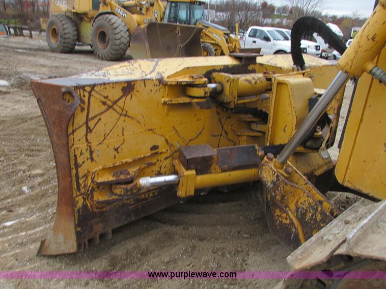 image for item N9272 2001 John Deere 750C Series II LGP dozer