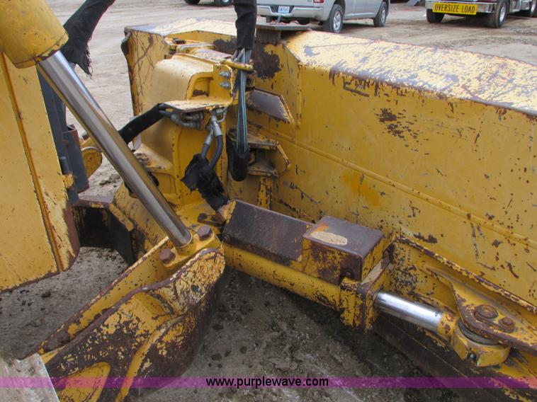 image for item N9272 2001 John Deere 750C Series II LGP dozer