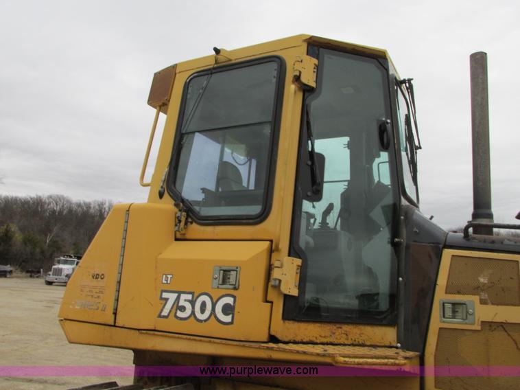 image for item N9272 2001 John Deere 750C Series II LGP dozer