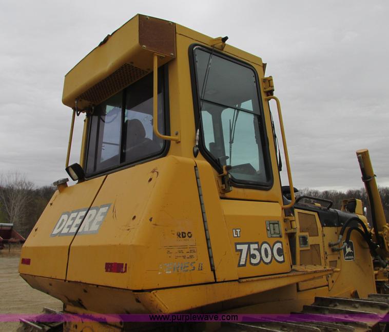 image for item N9272 2001 John Deere 750C Series II LGP dozer