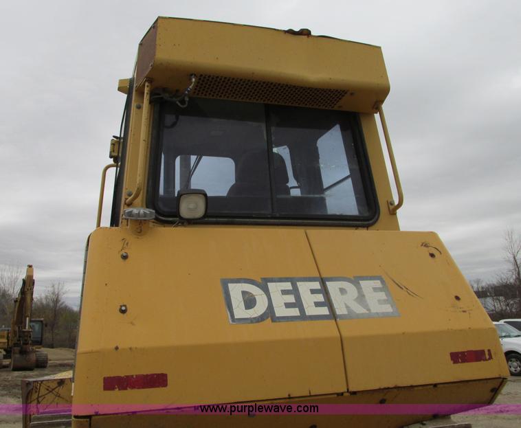 image for item N9272 2001 John Deere 750C Series II LGP dozer