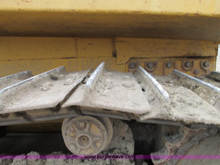 image for item N9272 2001 John Deere 750C Series II LGP dozer