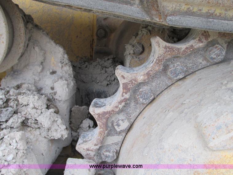 image for item N9272 2001 John Deere 750C Series II LGP dozer