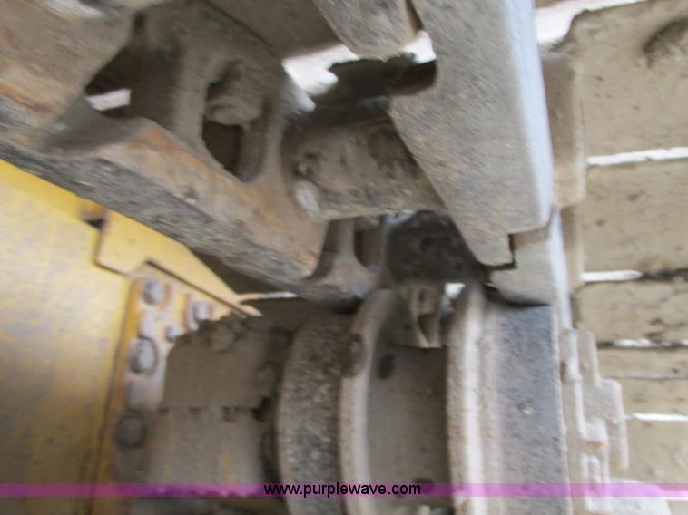 image for item N9272 2001 John Deere 750C Series II LGP dozer