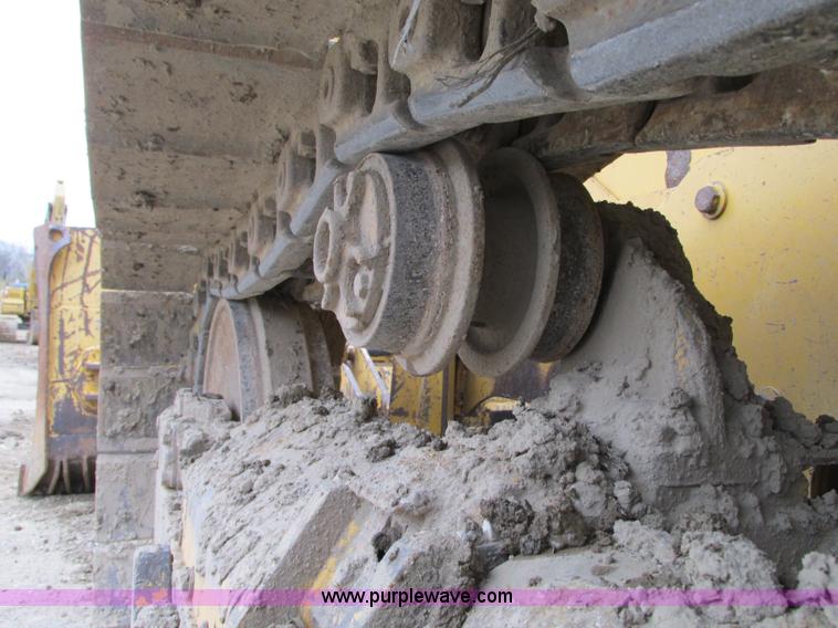 image for item N9272 2001 John Deere 750C Series II LGP dozer