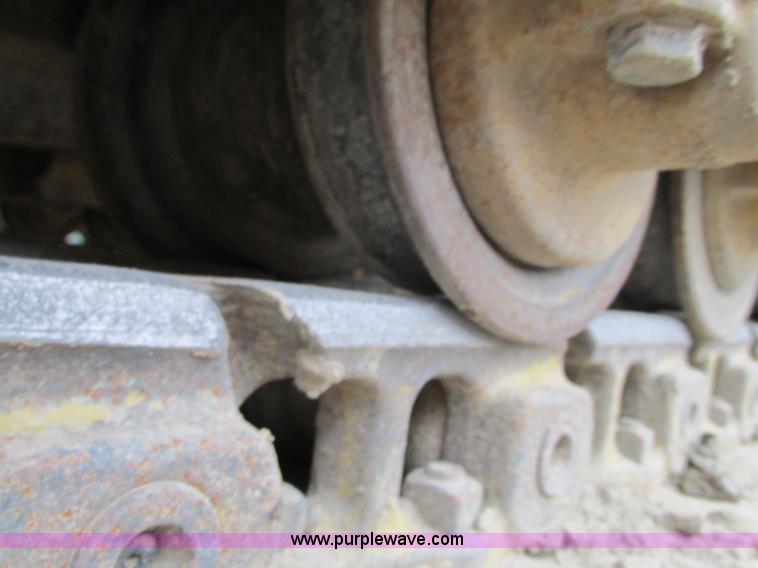 image for item N9272 2001 John Deere 750C Series II LGP dozer