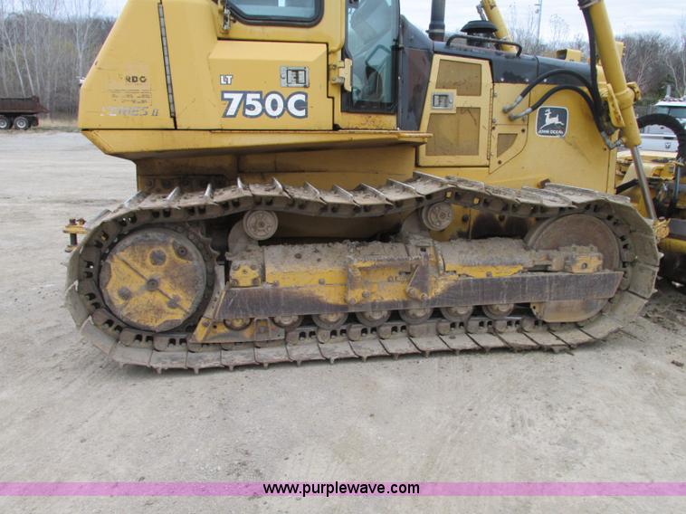 image for item N9272 2001 John Deere 750C Series II LGP dozer