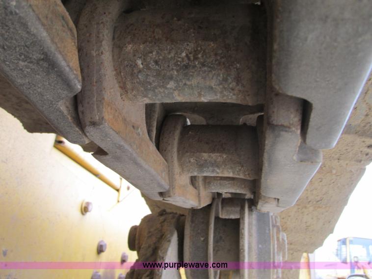 image for item N9272 2001 John Deere 750C Series II LGP dozer