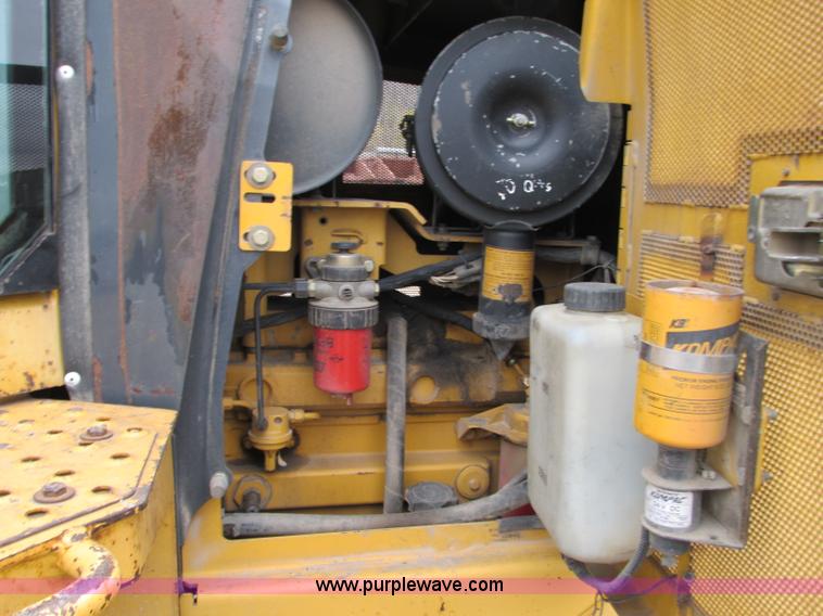 image for item N9272 2001 John Deere 750C Series II LGP dozer