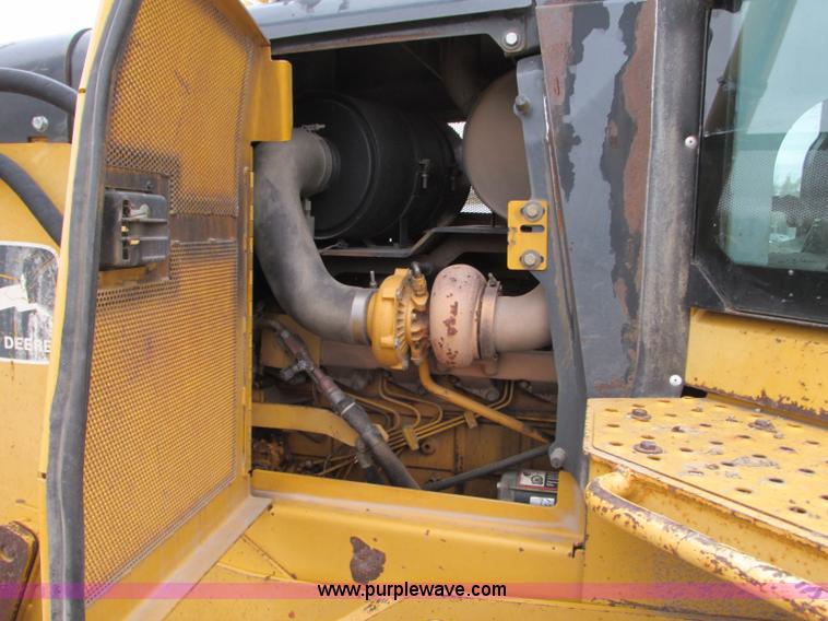 image for item N9272 2001 John Deere 750C Series II LGP dozer