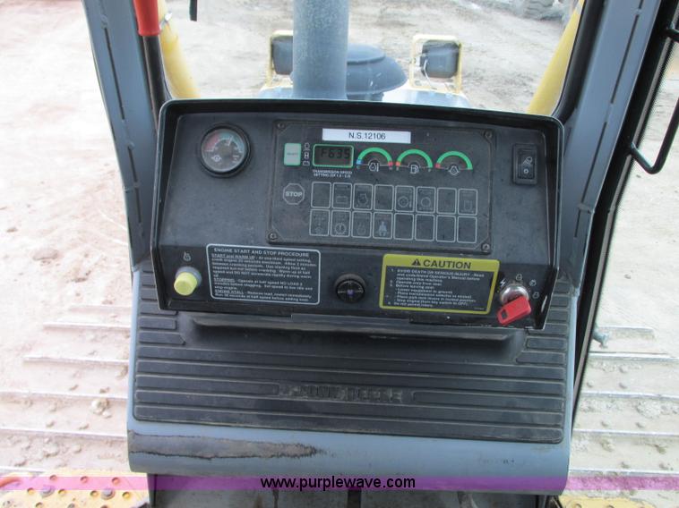 image for item N9272 2001 John Deere 750C Series II LGP dozer