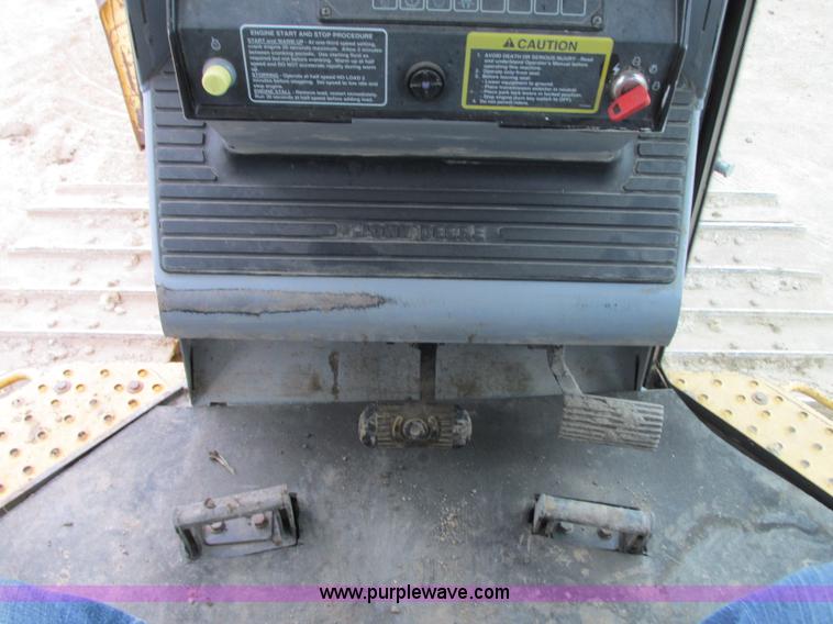 image for item N9272 2001 John Deere 750C Series II LGP dozer