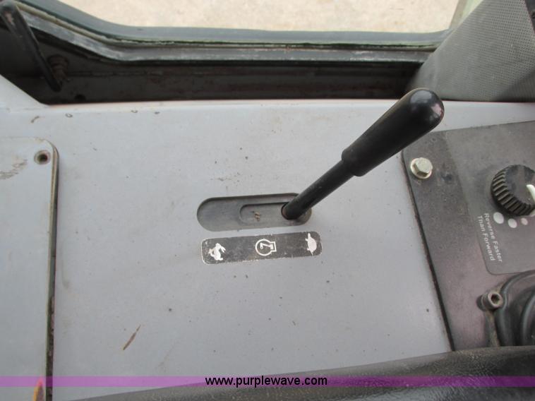 image for item N9272 2001 John Deere 750C Series II LGP dozer