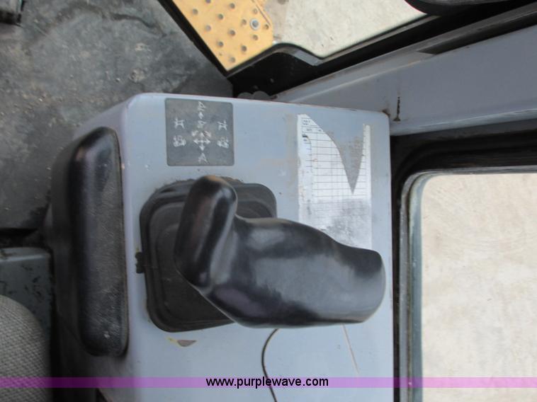 image for item N9272 2001 John Deere 750C Series II LGP dozer