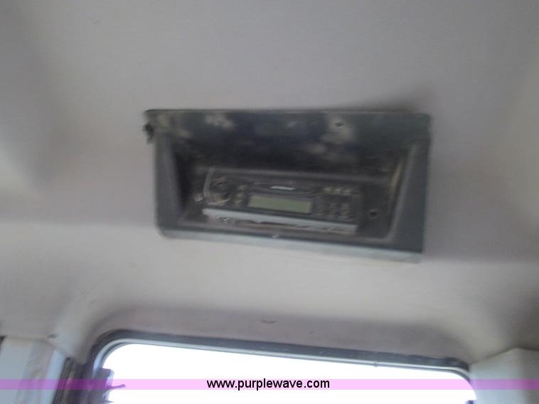 image for item N9272 2001 John Deere 750C Series II LGP dozer