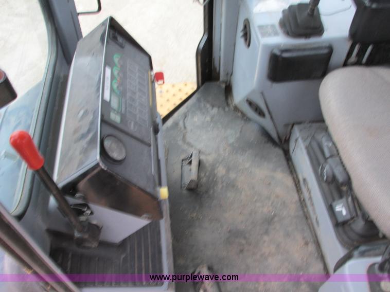 image for item N9272 2001 John Deere 750C Series II LGP dozer